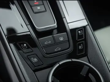 Porsche 992 911 Carrera 4S InnoDrive Surround-View BOSE