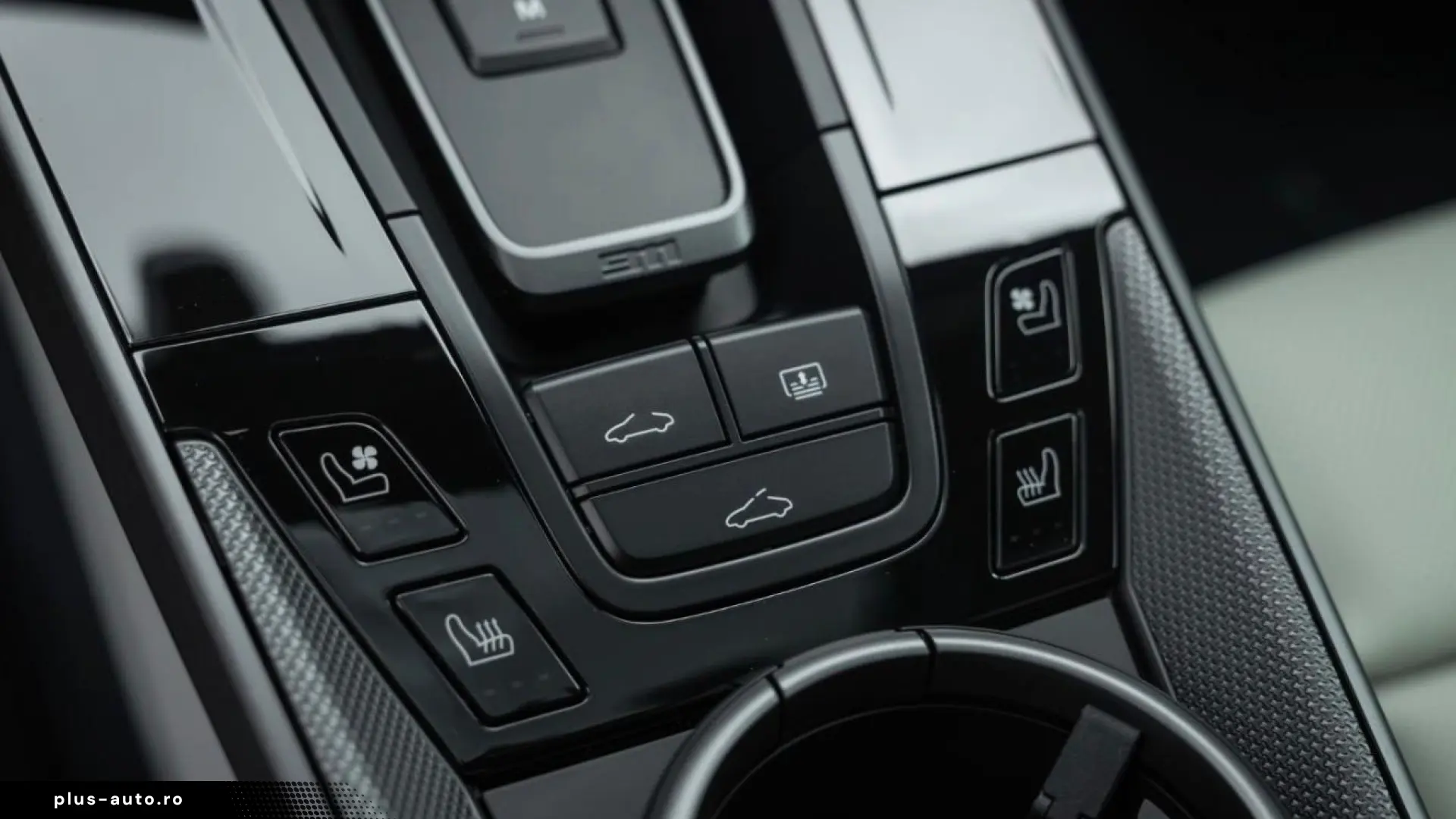 Porsche 992 911 Carrera 4S InnoDrive Surround-View BOSE