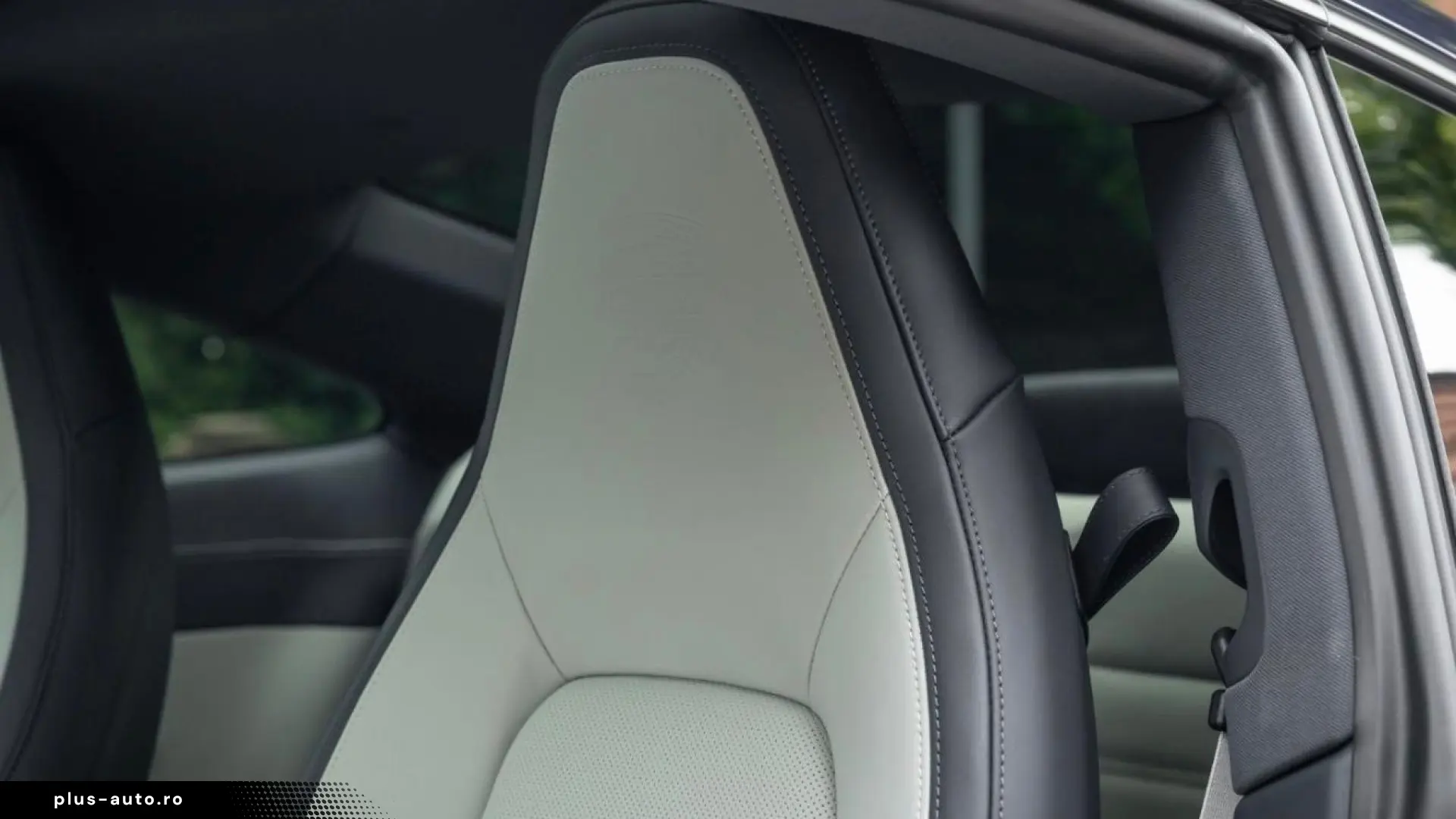 Porsche 992 911 Carrera 4S InnoDrive Surround-View BOSE