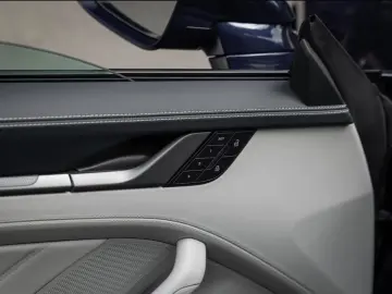 Porsche 992 911 Carrera 4S InnoDrive Surround-View BOSE