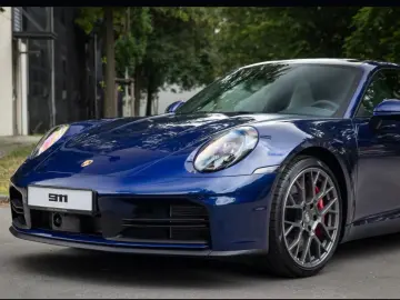 Porsche 992 911 Carrera 4S InnoDrive Surround-View BOSE