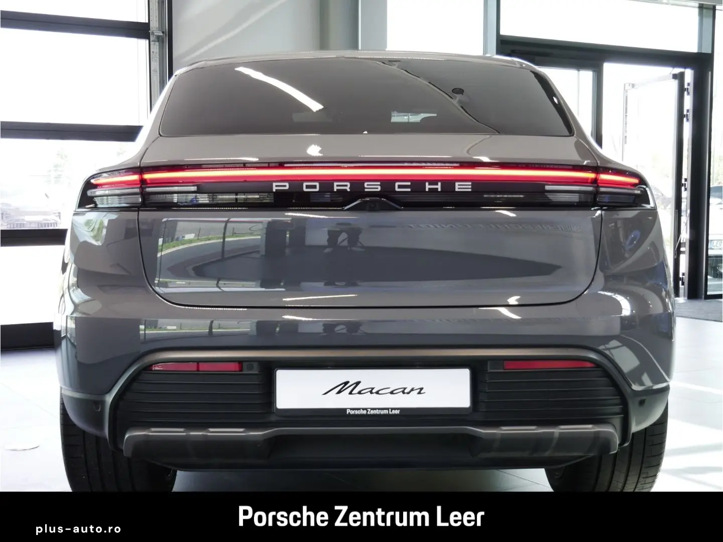 PORSCHE Macan Electric 4 AHK ACC Burmester Luftfed. Surr
