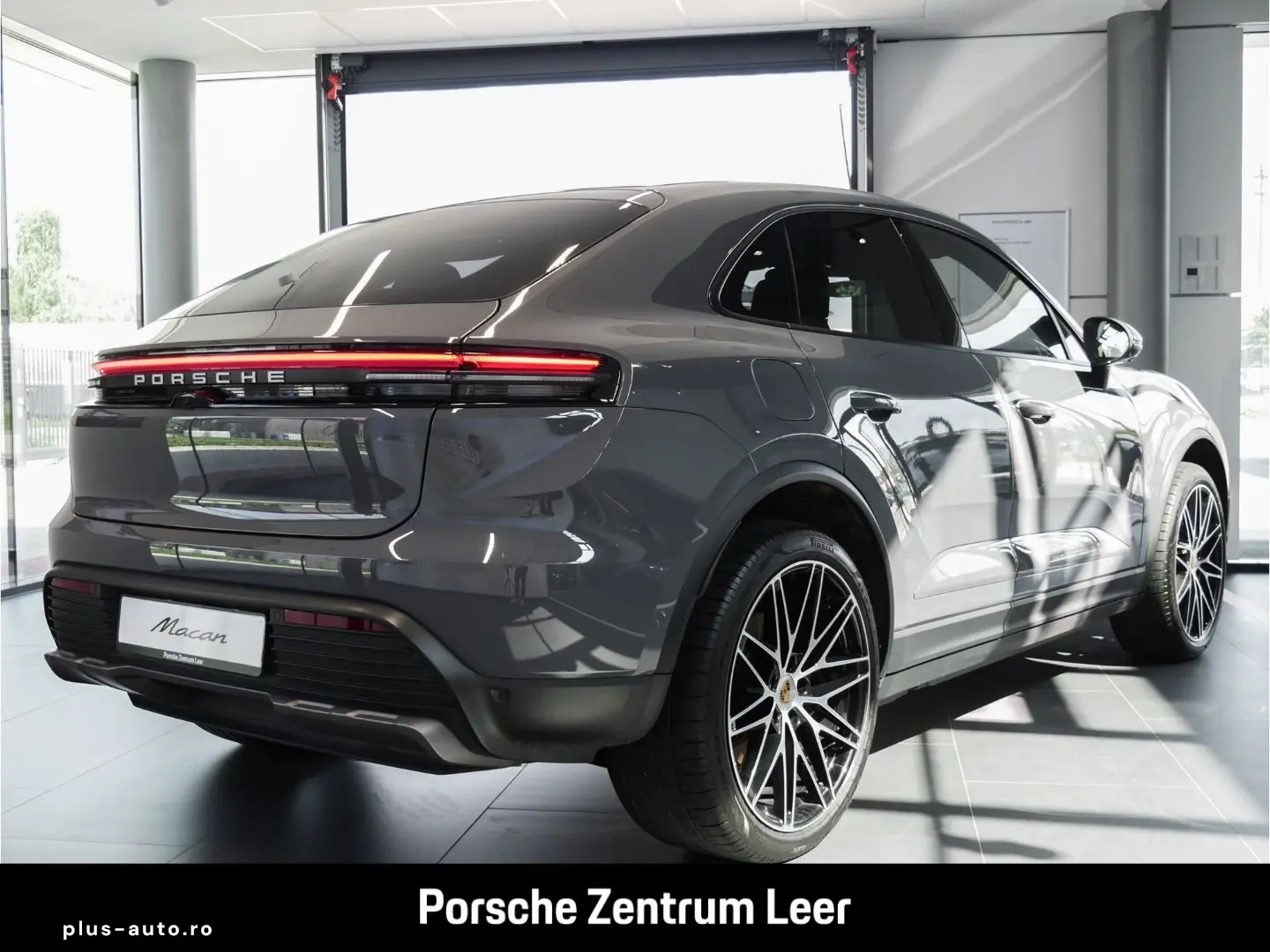 PORSCHE Macan Electric 4 AHK ACC Burmester Luftfed. Surr