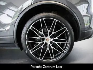 PORSCHE Macan Electric 4 AHK ACC Burmester Luftfed. Surr