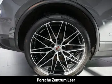 PORSCHE Macan Electric 4 AHK ACC Burmester Luftfed. Surr