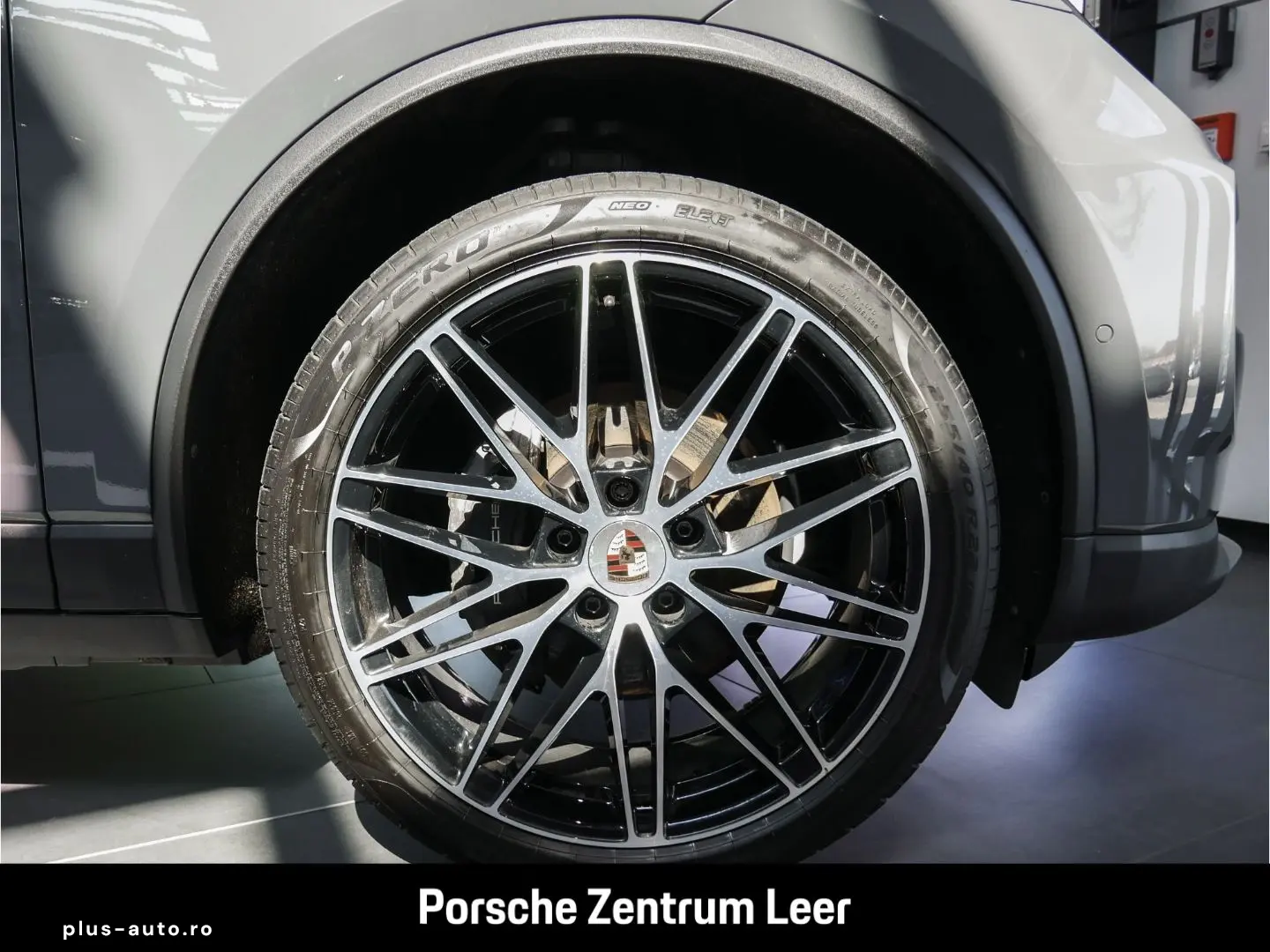 PORSCHE Macan Electric 4 AHK ACC Burmester Luftfed. Surr