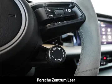 PORSCHE Macan Electric 4 AHK ACC Burmester Luftfed. Surr