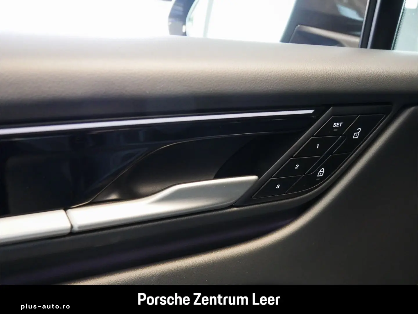 PORSCHE Macan Electric 4 AHK ACC Burmester Luftfed. Surr