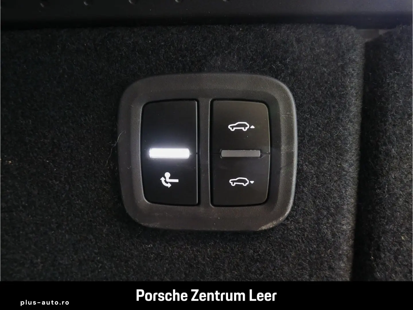 PORSCHE Macan Electric 4 AHK ACC Burmester Luftfed. Surr