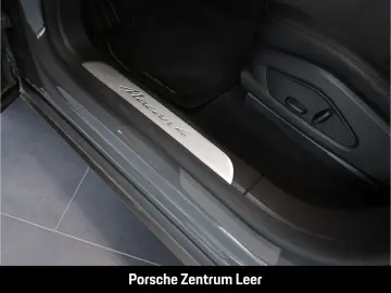 PORSCHE Macan Electric 4 AHK ACC Burmester Luftfed. Surr