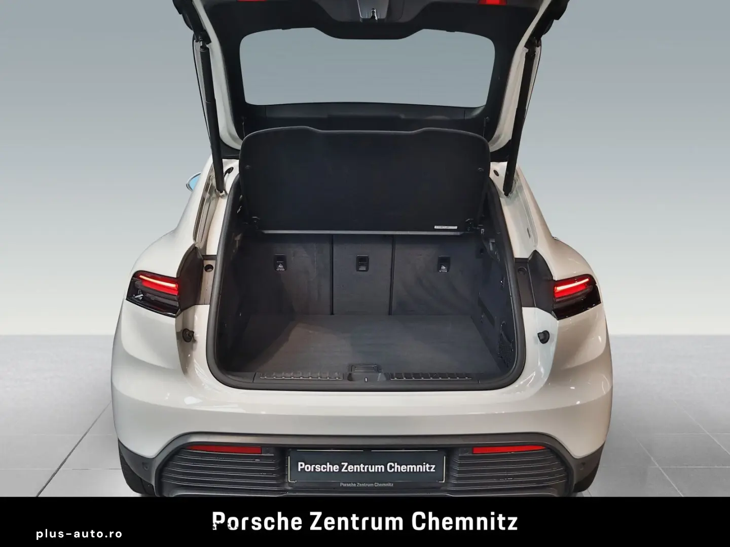 PORSCHE Macan 4 Electric Sitzbelüft.;Sport-Chrono;BOSE;1