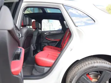 PORSCHE Macan T 360  PANO AHK 4xSHZ SBL LHZ BOSÉ TTW R21