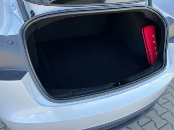 TESLA Model 3 Premium Long Range Dual AWD  6.000 km