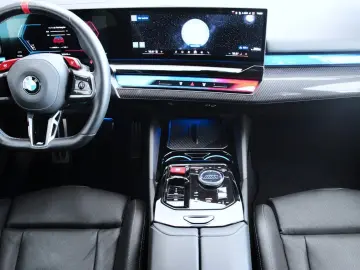 BMW M5 Limousine (G90)  A-LED B&W IconiGlow CARBON