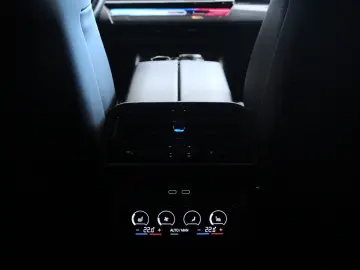 BMW M5 Limousine (G90)  A-LED B&W IconiGlow CARBON