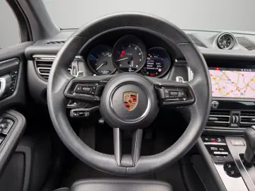 PORSCHE Macan   Luftfederung inkl. PASM   Surround View