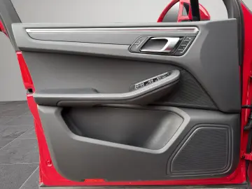 PORSCHE Macan   Luftfederung inkl. PASM   Surround View