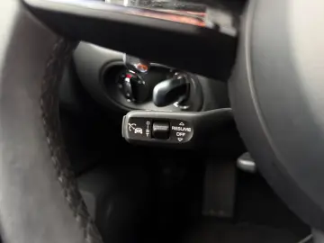 PORSCHE Macan   Luftfederung inkl. PASM   Surround View