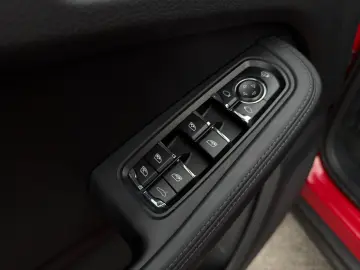 PORSCHE Macan   Luftfederung inkl. PASM   Surround View