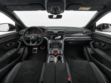 LAMBORGHINI Urus Performante Carbon Selezione