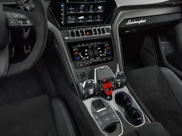 LAMBORGHINI Urus Performante Carbon Selezione