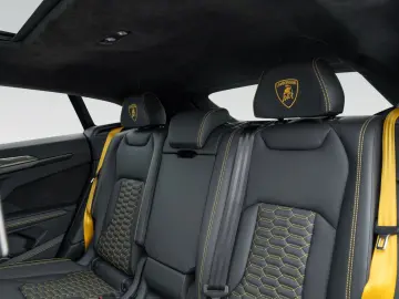 LAMBORGHINI Urus S   Big Interior Carbon   Rear Seat Ent.