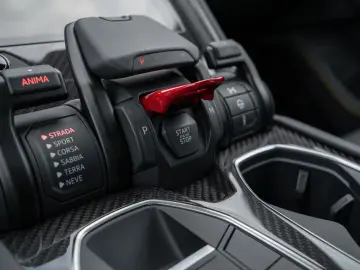 LAMBORGHINI Urus S   Big Interior Carbon   Rear Seat Ent.