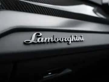 LAMBORGHINI Urus S   Big Interior Carbon   Rear Seat Ent.