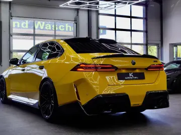 BMW M5 G60  SPEEDGELB CARBON  KERAMIK MPerformance