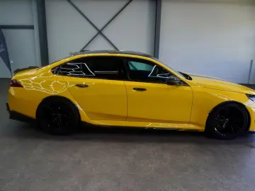 BMW M5 G60  SPEEDGELB CARBON  KERAMIK MPerformance