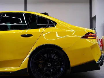 BMW M5 G60  SPEEDGELB CARBON  KERAMIK MPerformance