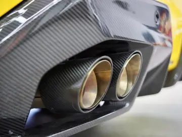 BMW M5 G60  SPEEDGELB CARBON  KERAMIK MPerformance