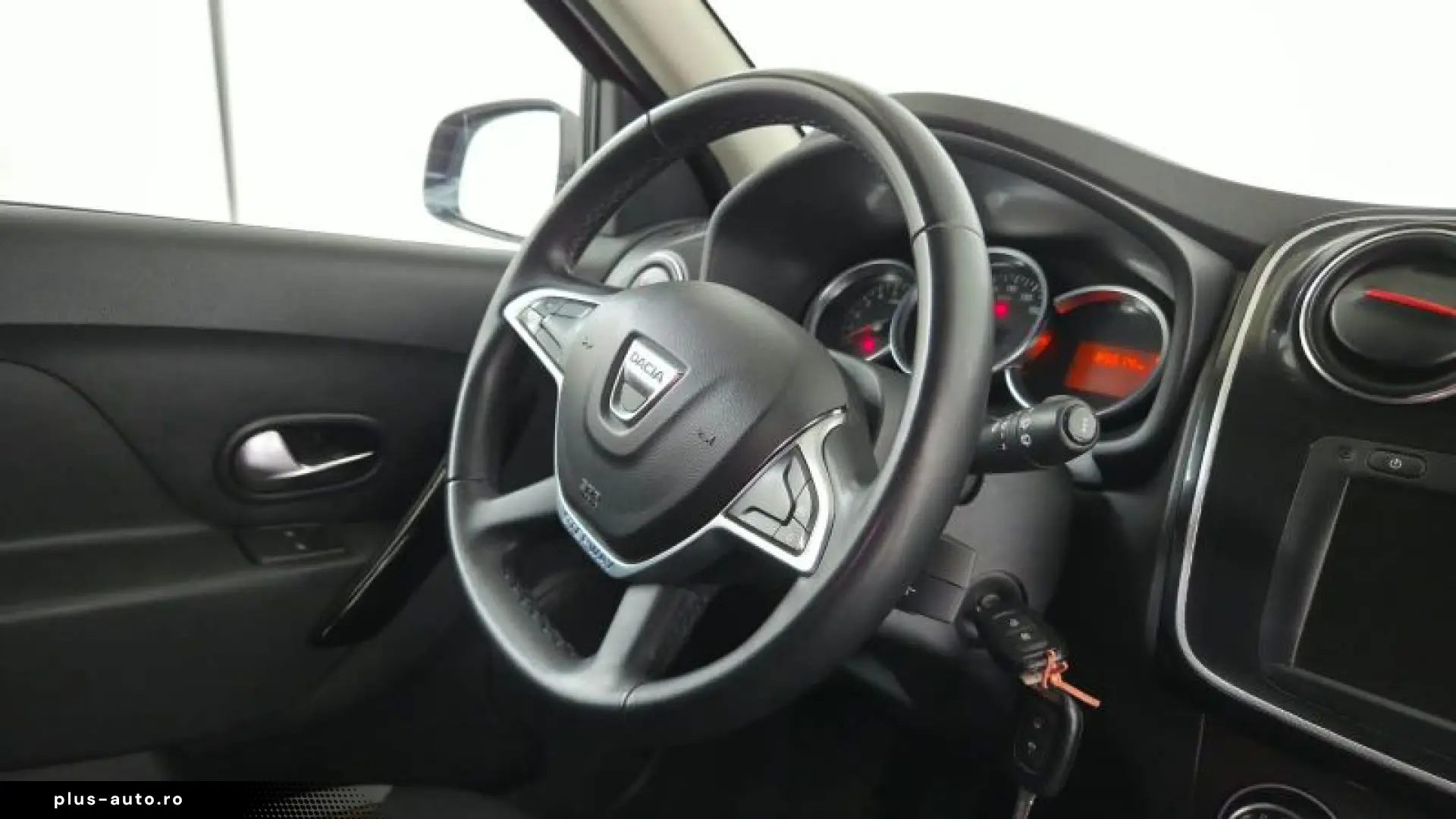 DACIA SANDERO 0.9 TCe 90CP Techroad