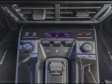 Porsche 992 Carrera 4 GTS BOSE Lift LED-Matrix Hinterach