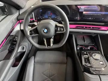 BMW 540d xdrive M Sport  PA   Park Assis  DA   DR