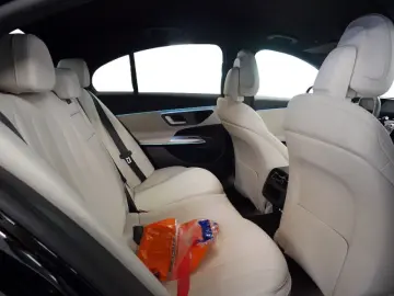 Mercedes Benz E200 Avantgarde Interior Bej