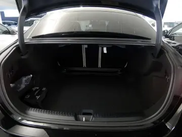 Mercedes Benz E200 Avantgarde Interior Bej