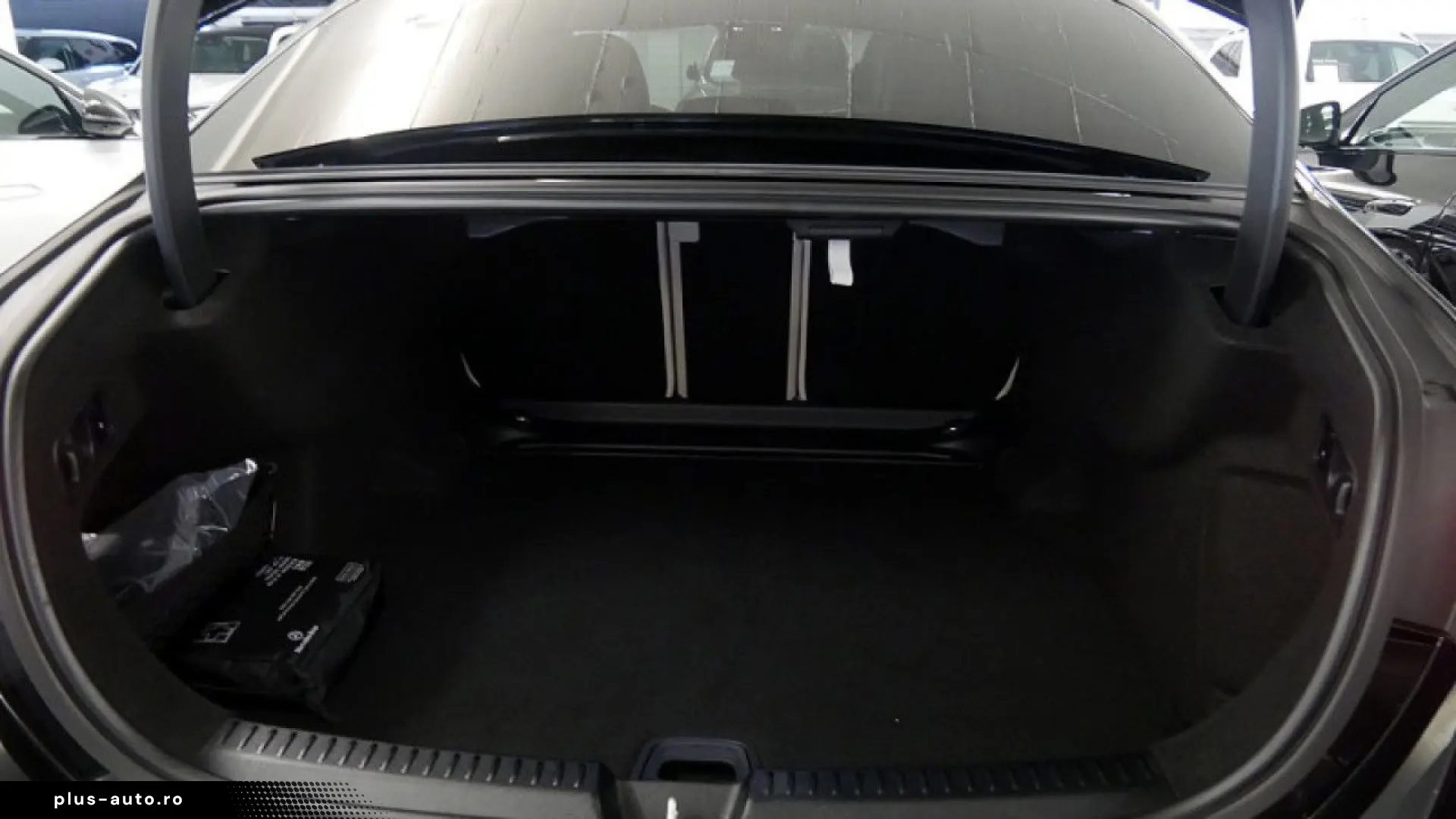 Mercedes Benz E200 Avantgarde Interior Bej