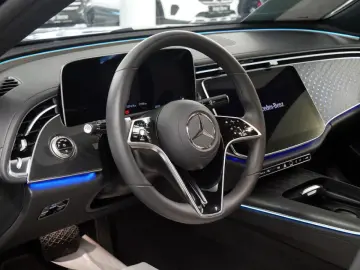 Mercedes Benz E200 Avantgarde Interior Bej