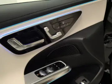 Mercedes Benz E200 Avantgarde Interior Bej