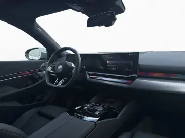 BMW 520dA xDr T M SPORT PRO Pano AHK 360  B&W