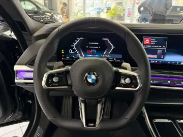 BMW 740 d xD M-Sport PANO-SKY SOFT B&W STHZG 360