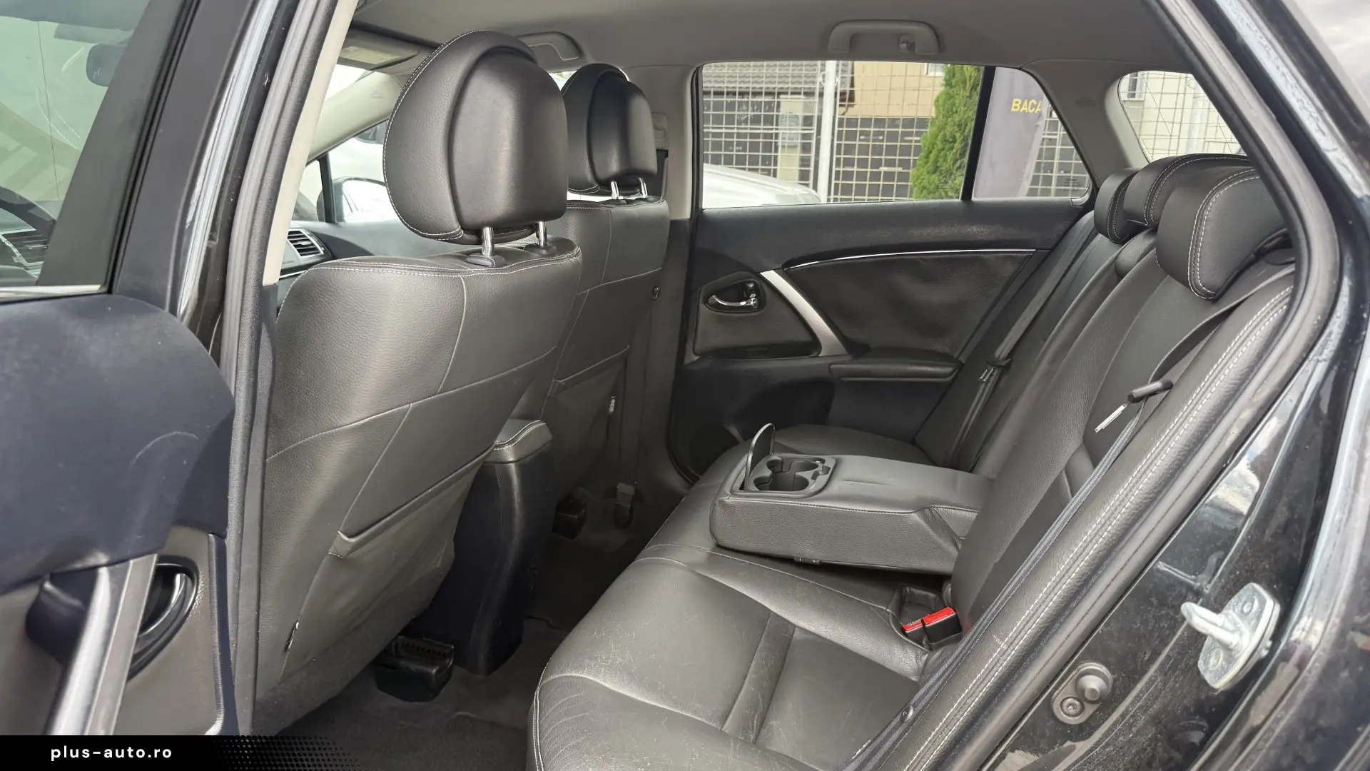 Toyota   Avensis   1.8 Benzina   147CP   An 2012   Euro 5