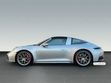 Porsche 992 -2 (911) Targa 4S BOSE Chrono InnoDrive Serv