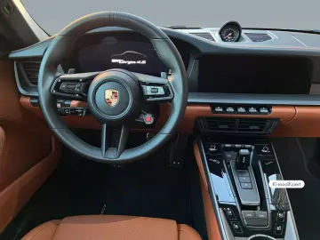 Porsche 992 -2 (911) Targa 4S BOSE Chrono InnoDrive Serv