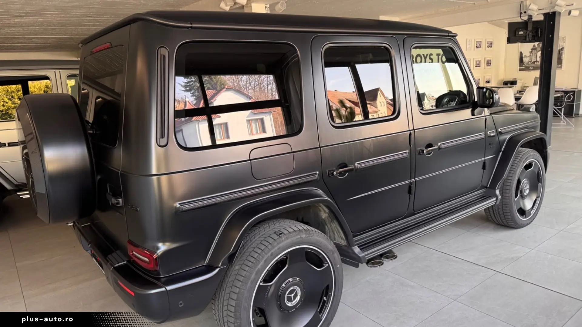 Mercedes-Benz G 63 AMG Carbon Leder weis Magno