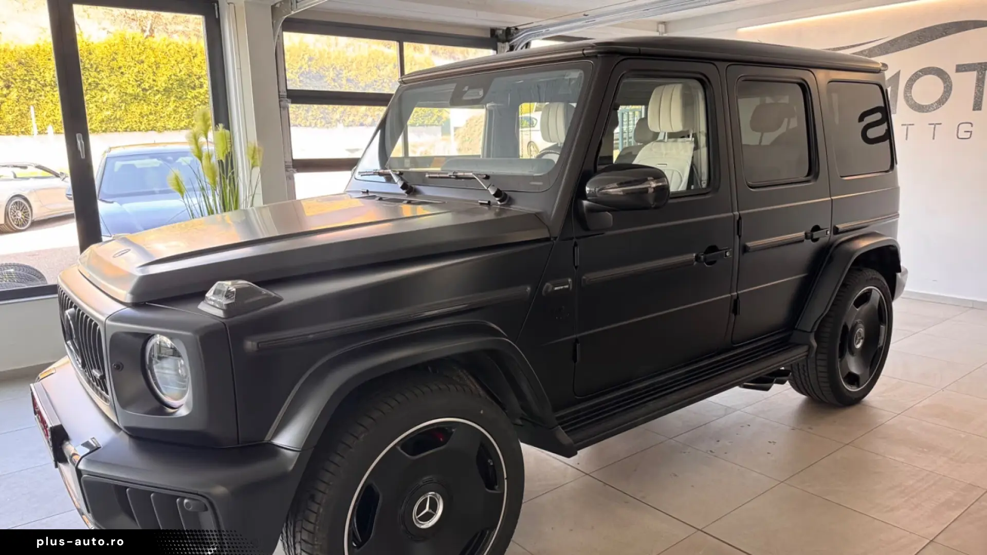 Mercedes-Benz G 63 AMG Carbon Leder weis Magno