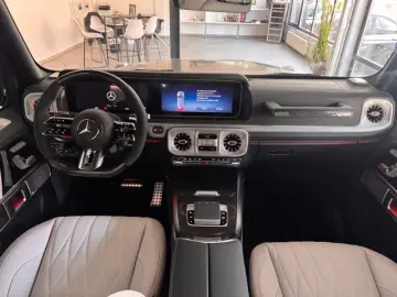 Mercedes-Benz G 63 AMG Carbon Leder weis Magno