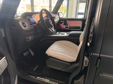 Mercedes-Benz G 63 AMG Carbon Leder weis Magno