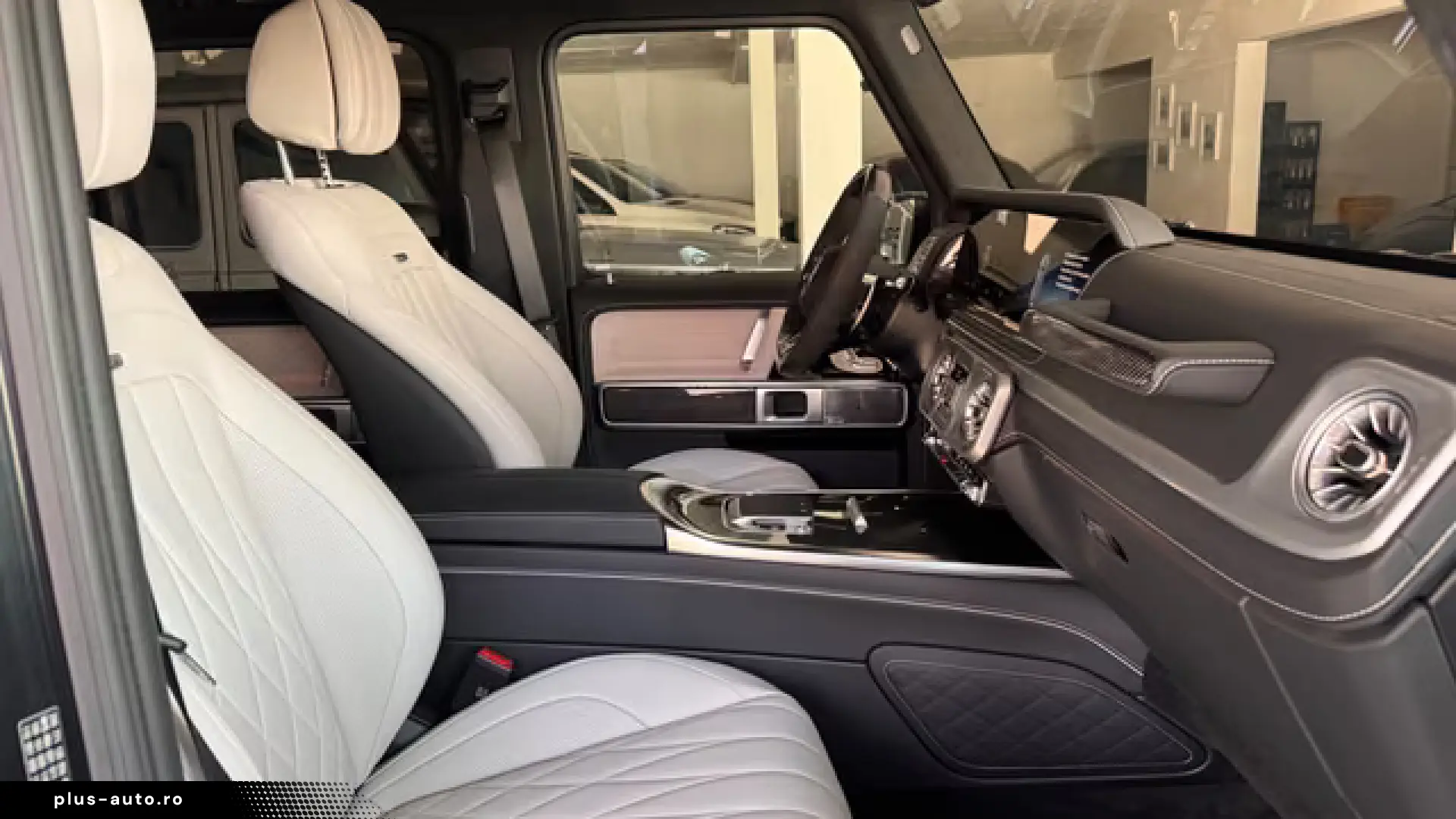 Mercedes-Benz G 63 AMG Carbon Leder weis Magno